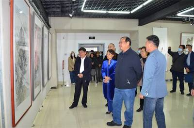 丹青頌時(shí)代，翰墨繪新程——濰坊學(xué)院舉辦“喜迎二十大 禮贊新時(shí)代 奮進(jìn)新征程”主題書(shū)畫(huà)作品展